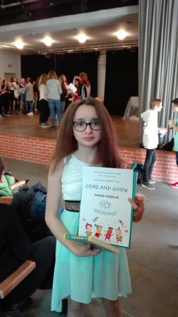 Za kategorii skupina žáci vystoupili pod vedením paní učitelky Jeřábkové s dramatizací pohádky "Potrestaná pýcha" ve složení Ognyana Samardzhieva, Emma Sýkorová, Karolína