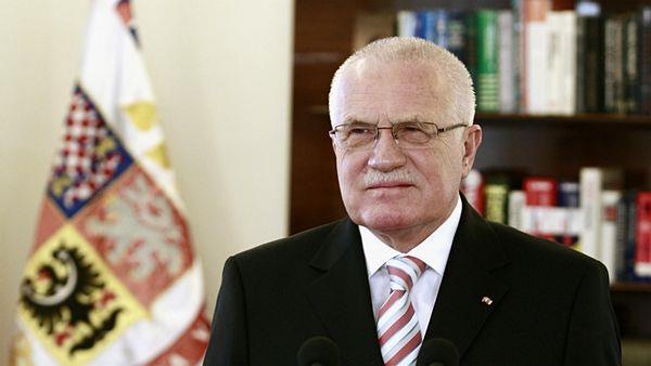 Prezident Klaus vetoval zvýšení podílu biopaliv Prezident Václav Klaus ve středu vetoval novelu zákona o ochraně ovzduší, podle které se od 1. června má navýšit objem biopaliv v pohonných hmotách.