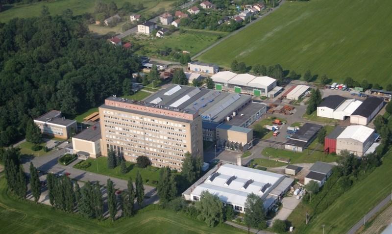 3. Výzkumný útav hutnictví železa a.. Výzkumný útav hutnictví železa neboli VÚHŽ a.. je polečnot, jehož 100% akcionářem jou TŘINECKÉ ŽELEZÁRNY, a.. VÚHŽ a.. byla původně založena 1.