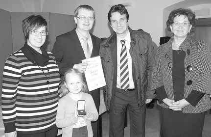 Gratulace a slova uznání a díků jim vyslovila i ředitelka ÚOS ČČK Uh.