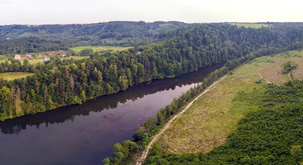 ÚPRAVNA VODY NOVÁ VES Základní fakta Uvedena do provozu v roce 1969, s úplným dokončením v roce 1973; Její kapacita se postupně navyšovala až na současných 2 200 litrů za sekundu; Surovou vodou je