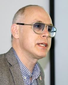 Lymfotaping využívá jako funkční prostředek pružnou kinezio pásku, která při správném nalepení podporuje krevní oběh a lymfatický systém.