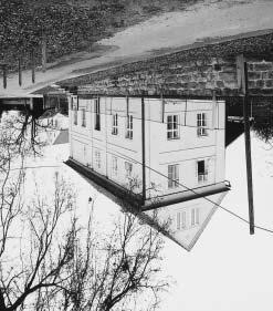 a Sitné (okres Mělník), čp. 26. Budova bývalé základní školy výrazně ovlivňuje prostředí vesnické památkové zóny. V rámci postupné celkové obnovy objektu byla v roce 2004 provedena oprava fasády.