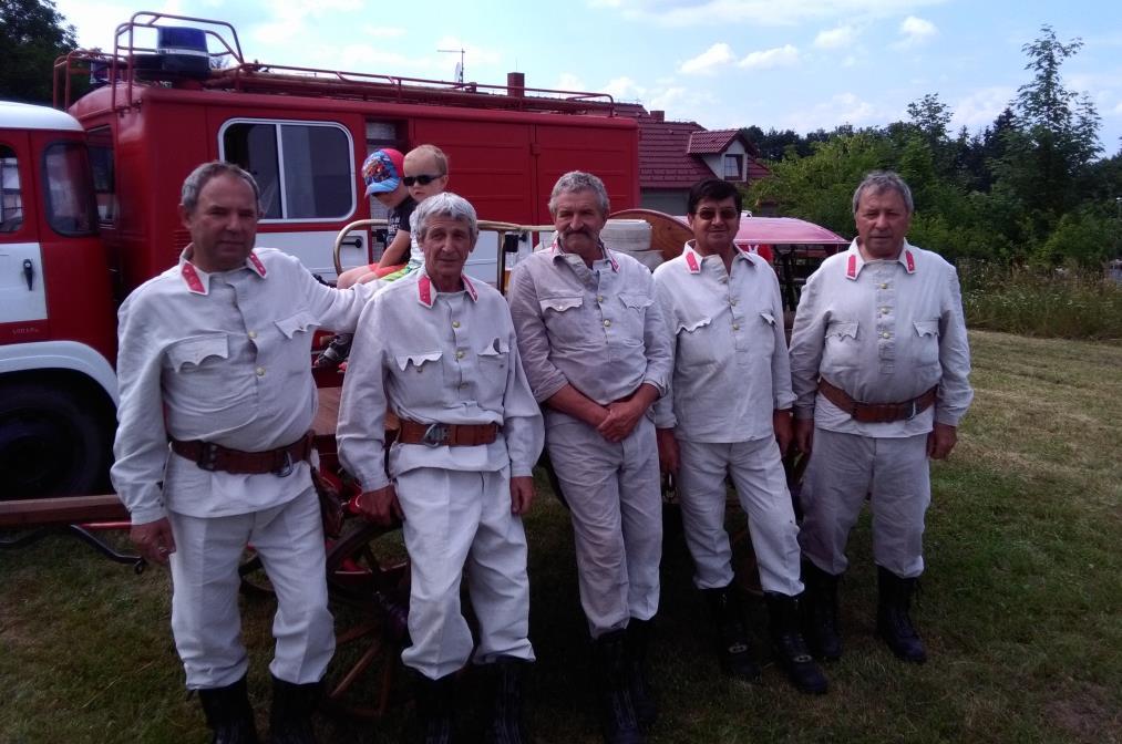 Holašovští hasiči předvedli parádní útok s historickou stříkačkou v Korosekách u Záhorčic Selské slavnosti Holašovice 2018 Vážení spoluobčané, zastupitelstvo obce si Vás dovoluje tímto pozvat na 21.