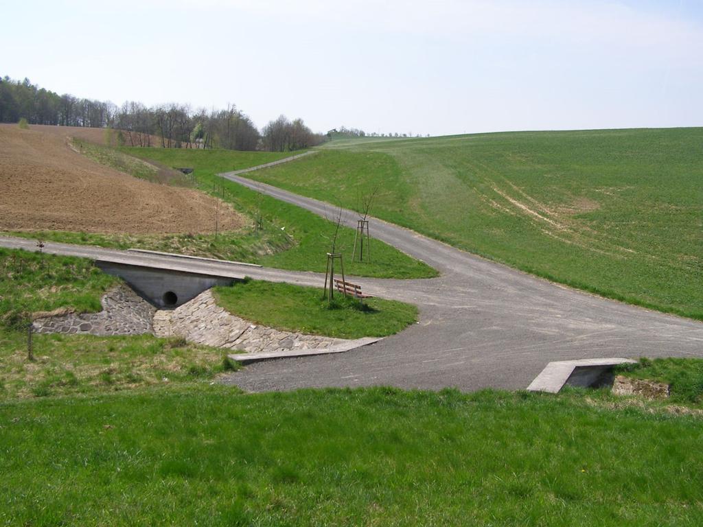 složitý a dlouhodobý proces, je velice důležitá vzájemná důvěra a dobrá spolupráce zpracovatele nejen s pozemkovým úřadem, obcí,