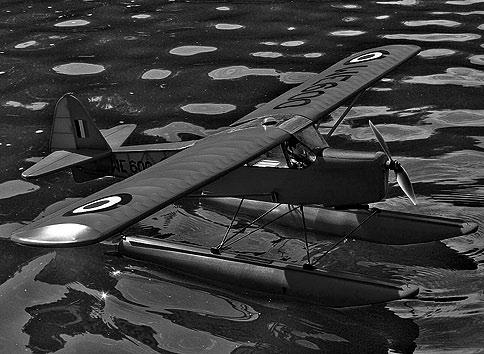 Raška 1 000 mm 780 mm Speed 280 / 6 V, převod 4:1 108 Morgan 109 Fly Baby 110 Bruno 111