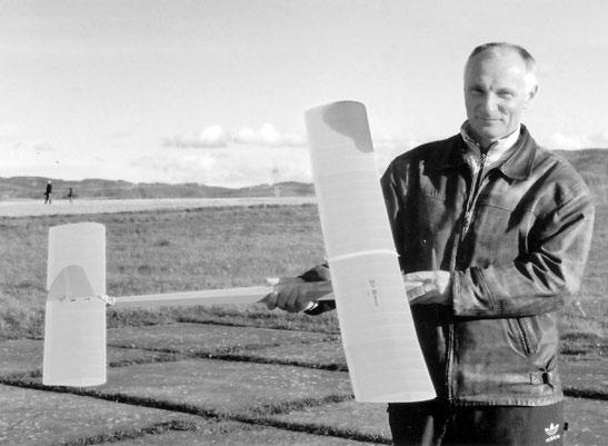 Je vhodný pro středně pokročilé Soutěžní motorový model z roku 1951 je upraven pro dnešní soutěže