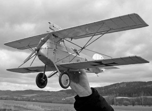 modelu je převážně RC polomaketa německé prvoválečné stíhačky poháněná elektromotorem má