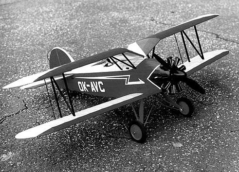 032 Avia B-422 033 Messerschmitt Bf 109E-4 034 Bečva 035 Zlín Z-20 RC polomaketa čs.