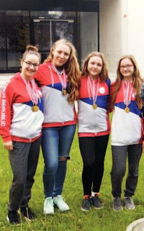 Ještì vìtšího úspìchu dosáhly se sestrou Ivou, v kvìtnu na Austria open-mistrovství Rakouska, kde vyhrály štafetu žen bez rozdílu vìku a Eliška i individuální medaili na 200m Bifins.