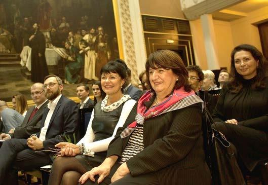 Jde o unikátní projekt podpory měst v zavádění systému seniorské dopravy. Obdarovaní získají automobil určený pro sociální účely, tedy pro přepravu seniorů a handicapovaných.