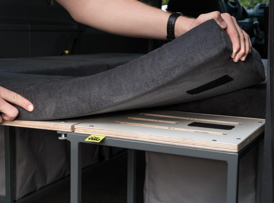 Desky Variabilita Březová překližka o tloušťce 15 mm s HPL laminátem, kterou opracováváme na CNC fréze, má v Sitce celou řadu využití.