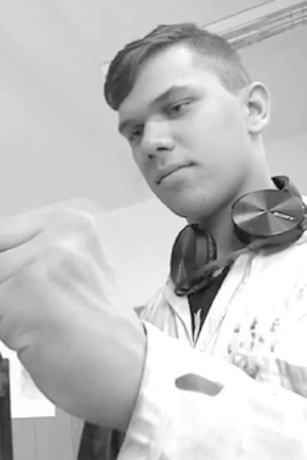 Speciální staré karty ukazují vojenské osobnosti rakouského mocnářství. Pavel Langer návštěvníky vernisáže osobně provedl. Prezident je v kartách jako branec.