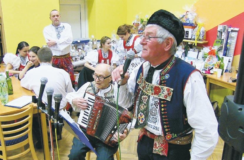 Už pohled na sál po zahájení, kdy se nedalo téměř sednout, svědčil o zájmu obyvatel naší dědiny a přespolních.