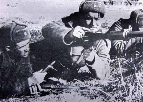 října 1943 přepravila na ljutěžské předmostí, odkud měl být původně veden pouze pomocný útok. Strategie hlavního úderu z bukrynského předmostí se však setkala s nezdarem.