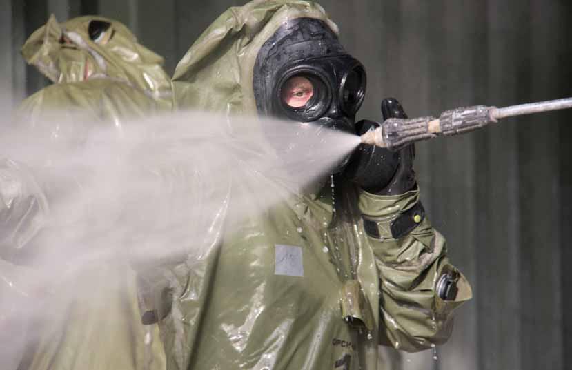 V průběhu cvičení Toxic Leak 2013 si čeští chemici mohli ve slovenských Zemianských Kostolanech vyzkoušet nakládání s bojovými chemickými látkami Pro profesionální vojáky specializující se na ochranu