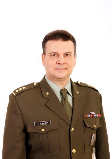 Na základě úspěšného řízení ke jmenování profesorem jmenoval prezident České republiky p r o f e s o r e m plk. doc. MUDr