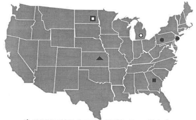 Obrázek 10: Mapa USA s vyznačenými místy ukázkových projektů [26] Botswana - země je ze ¾ pokrytá pouští Kalahari - velkým problémem je nedostatek kvalitního stavebního materiálu a nepříznivé