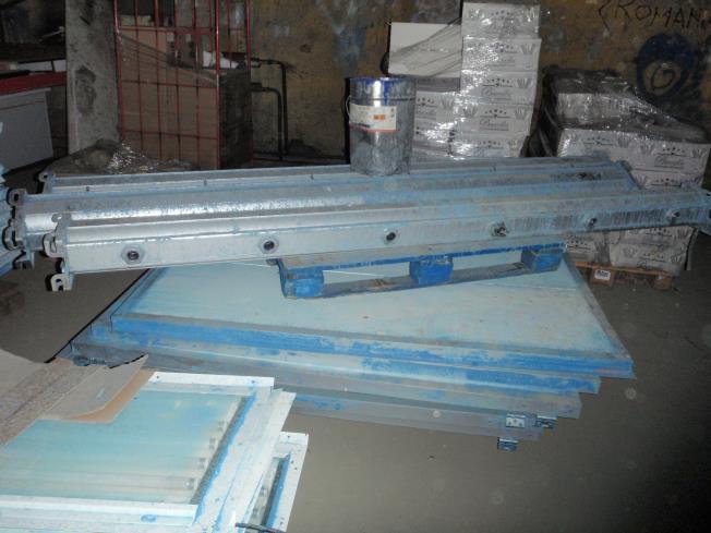 Jedná se o sendvičové panely ocelové panely s izolačním materiálem (minerální vlna a PUR panely).