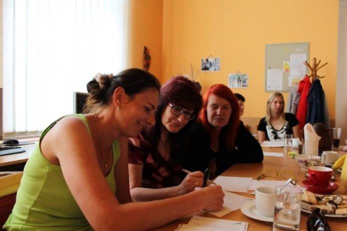 Další vzdělávání je tedy nejen povinností a pracovním předpokladem každého pracovníka, ale i jistou formou odměny.