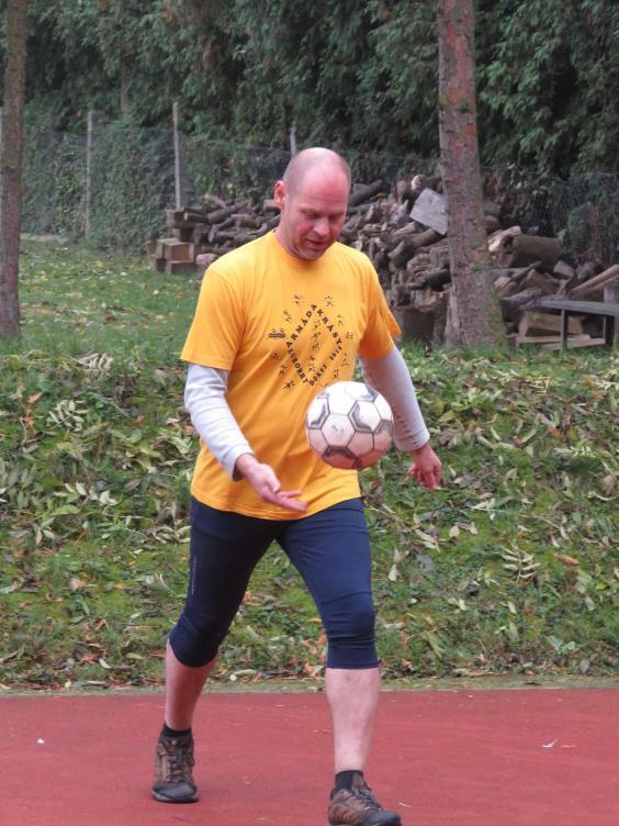 Od prvního do poslední míče se bojuje ze všech sil, s řadou napínavých situací, světových míčů, minel a neskutečně dlouhých výměn.