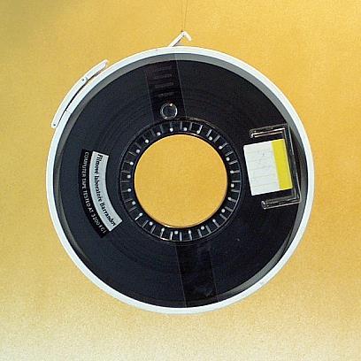 Typy pamětí vnější paměti: děrná páska děrný štítek magnetická páska FDD HDD SSD CD-ROM CD-RW DVD-ROM