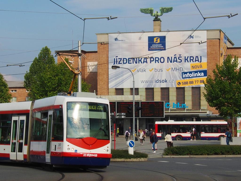 PLNĚNÍ ZÁVAZNÝCH UKAZATELŮ Na základě ustanovení 14 zákona č. 250/2000 Sb., o rozpočtových pravidlech územních rozpočtů schválila Rada Olomouckého kraje závazné ukazatele.