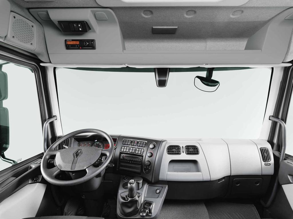 RENAULT TRUCKS_ 22 23 RENAULT TRUCKS_ VŠE NA DOSAH RUKY Užitečné ovládací prvky umístěné na dosah ruky zvyšují komfort za jízdy.