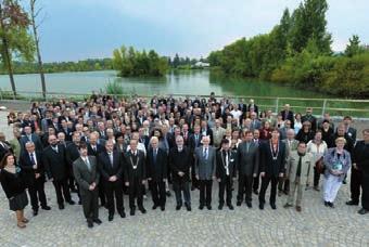 Research Center of Aquaculture and Biodiversity of Hydrocenoses 02 ČÍM SE ZABÝVÁME S o u t h B o h e m i a n R e s e a r c h C e n t e r o f A q u a c u l t u r e a n d B i o d i v e r s i t y o f H