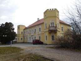 35 Zámek Prčice Místo staré tvrze byl postaven v roce 1591 renesanční zámek, který byl později barokně