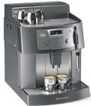 14 KÁVA SOLIS MASTER 5000 Výškově nastavitelný 2-v-1 výtok Zařízení dodáváno včetně vodního filtru Objem zásobníku na vodu 1,8