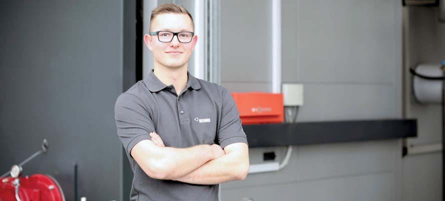 vzdělání v oboru strojní zámečník, mechanik strojů a zařízení nebo obdobném oboru znalost pneumatiky a hydrauliky výhodou ochotu