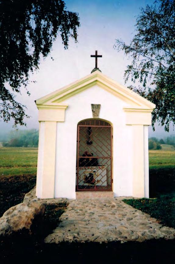 Staré a nové kaple v Háji u Duchcova Háj je obec s dlouhou historií. Táhne v délce několika kilometrů od úpatí Krušných hor k jihu podél Hájského potoka a leží ve východním sousedství Oseka.