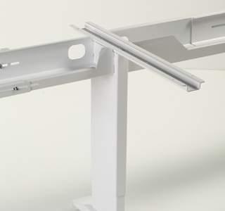 pracovní desky stolů mají tl. 25 mm všechny plochy pracovních stolů jsou opatřeny ABS hranou tl.