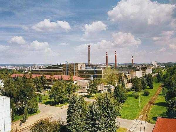 Str. 16 2 Výrobce CNS nůžek [1] Jedná se o firmu ŽĎAS, a.s., sídlící v České republice ve městě Žďár nad Sázavou.
