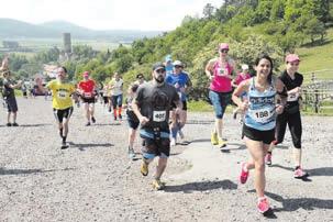 STRANA 10 SPORT PODBRDSKÉ NOINY 11 Běh na hrad Točník byl super eriál Běžíme na hrad odstartoval S v sobotu 12. května parádně na krásném hradě Točník.