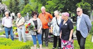STRANA 12 I N F O R M A C E, I N Z E R C E PODBRDSKÉ NOINY 11 Soutěž ve vyprošťování vyhráli Hořováci /25/ ZE ŽIOTA JINEC Občané Jinecka položili květy ke hrobu sovětských vojáků, kteří přišli o