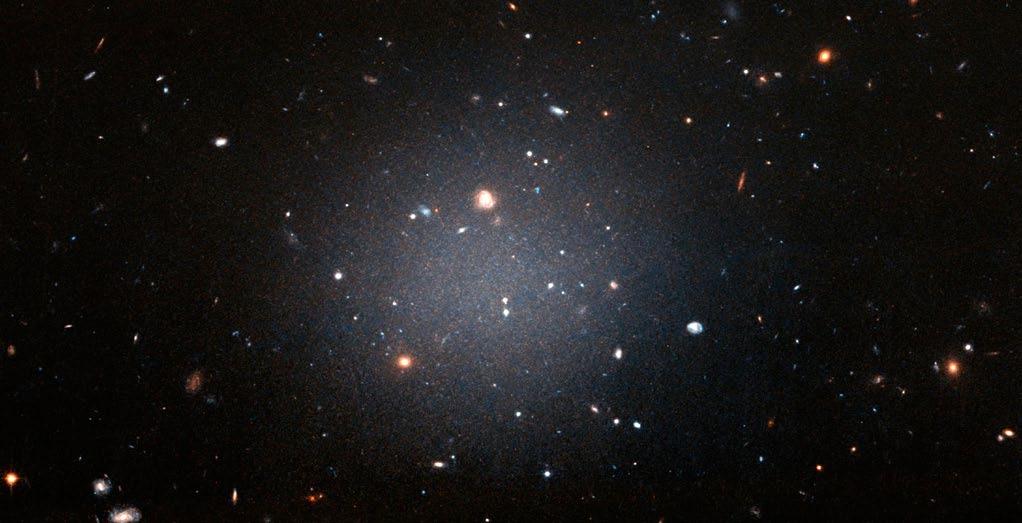 rozhovor Pavel Kroupa Trpasličí galaxie NGC 1052-DF2, která existuje bez temné hmoty, je podle Pavla Kroupy a jeho kolegů důležitým potvrzením teorie MOND Co uvedené zjištění znamená pro simulaci