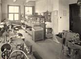 Roku 1951 byla v Šumperku zahájena výroba (obr. 5.1) součástí ze slinutého karbidu a započala výroba nástrojů osazených slinutým karbidem. V roce 1999 došlo k propojení s finančně silným partnerem.