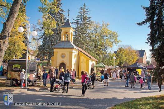 - pátek 30. 11. od 18:00 hodin - Výroba adventních věnců Informace o veškerých aktivitách a přesných termínech naleznete na FB skupině a www.klubjinok.webno - de.cz.