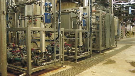 Příkladvé schéma vařáku řady JC se způsbem plnění pmcí velkkapacitníh sila, řízením průtku vdy d slurry nádržky pmcí autmatickéh regulačníh ventilu a autmatickým regulačním bvdem pmcí regulačníh