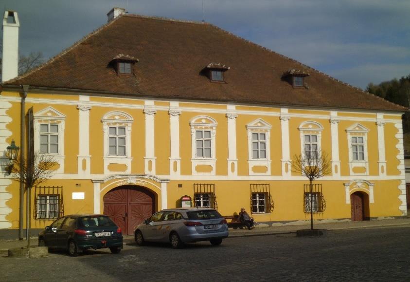 6.6 Informační služby Informační centrum Brtnice Informační centrum se nachází na náměstí Svobody v Domě Valdštejnů v mezipatře. V současné době je odpovědná osoba Ing. Jana Honsová.