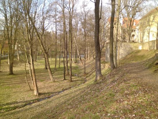 Další obrázky zachycují zámecký park. Tento areál byl v letech 2014 a 2015 revitalizován.