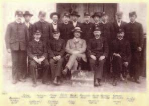 Zbrojnice Sboru dobrovolných hasičů Horní Měcholupy Od založení SDH Horní Mě - cholupy v roce 1898 do října