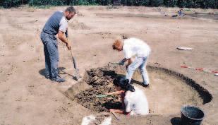 Ulice Mezi Potoky a bývalá pískovna PRODOS rozsáhlá polykulturní archeologická lokalita s osídlením z různých období pravěku 8.