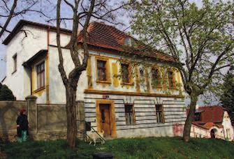 Většina těchto usedlostí se dochovala do dnešních dnů a od roku 1993 jsou součástí památ ko vě chrá něné zóny Stará Hostivař.