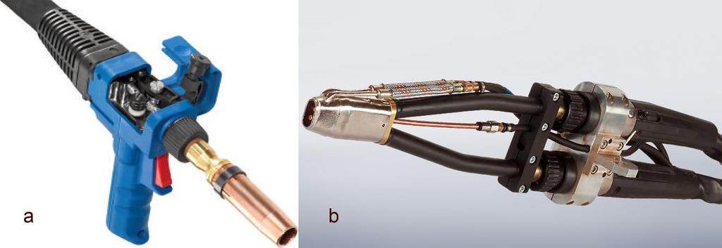 Svařovací hořáky pro robotizované svařování se vyrábí v provedení pro svařování jednou drátovou elektrodou nebo dvěma drátovými elektrodami (tandemový hořák). Použitím tandemového hořáku (obr.