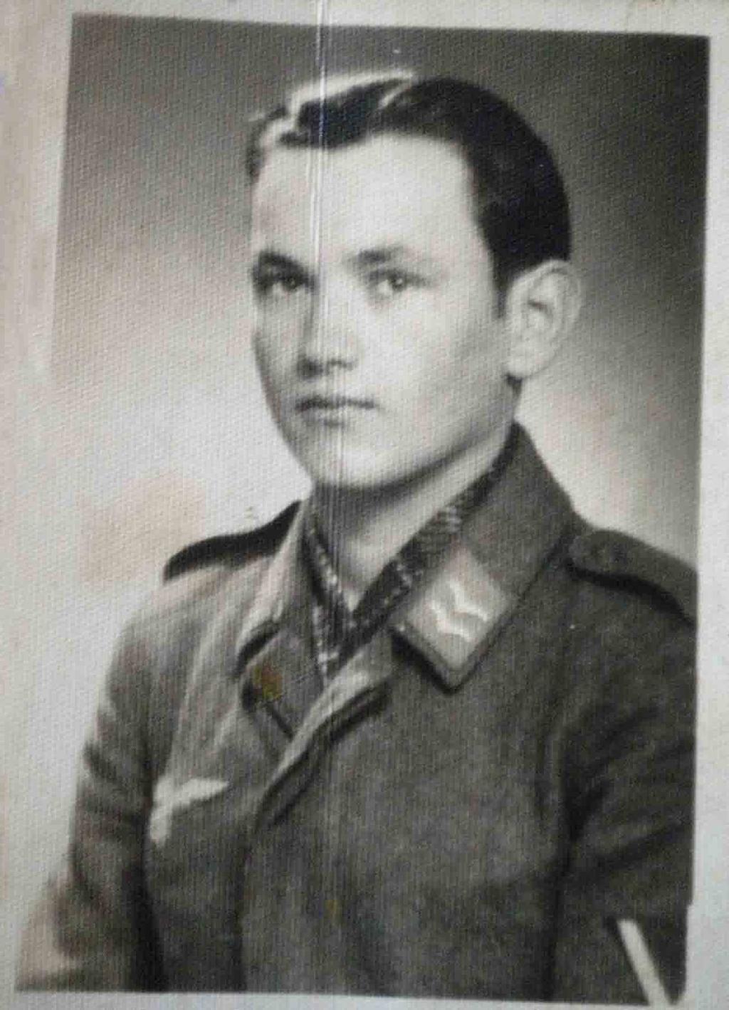 Bedřich Hubáček jako Gefreiter Luftwaffe a na