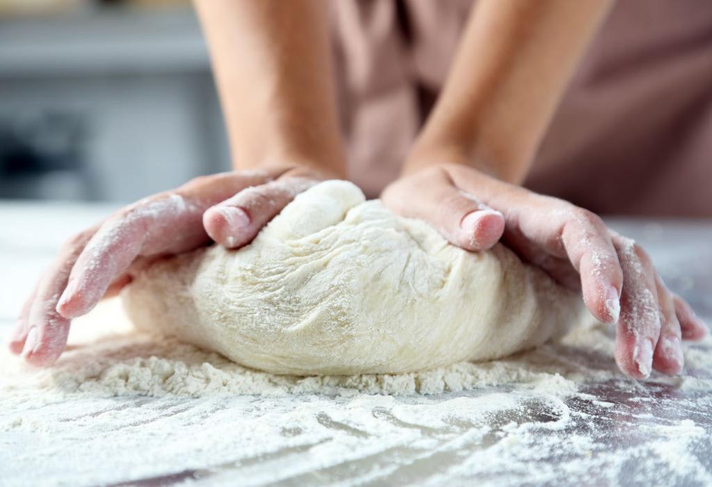 začátky u plotny Chleba v páře je tak dobrý, že ho musíte péct stále znovu Připravila Klára Chábová, foto Václav Pancer, shutterstock Spotřeba chleba je v naší domácnosti veliká.