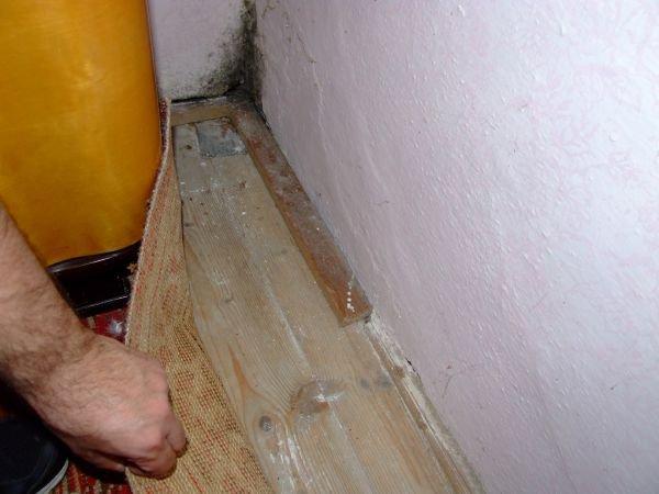 P12 Deformace dřevěných podlahovin od zvýšené vlhkosti Deformace